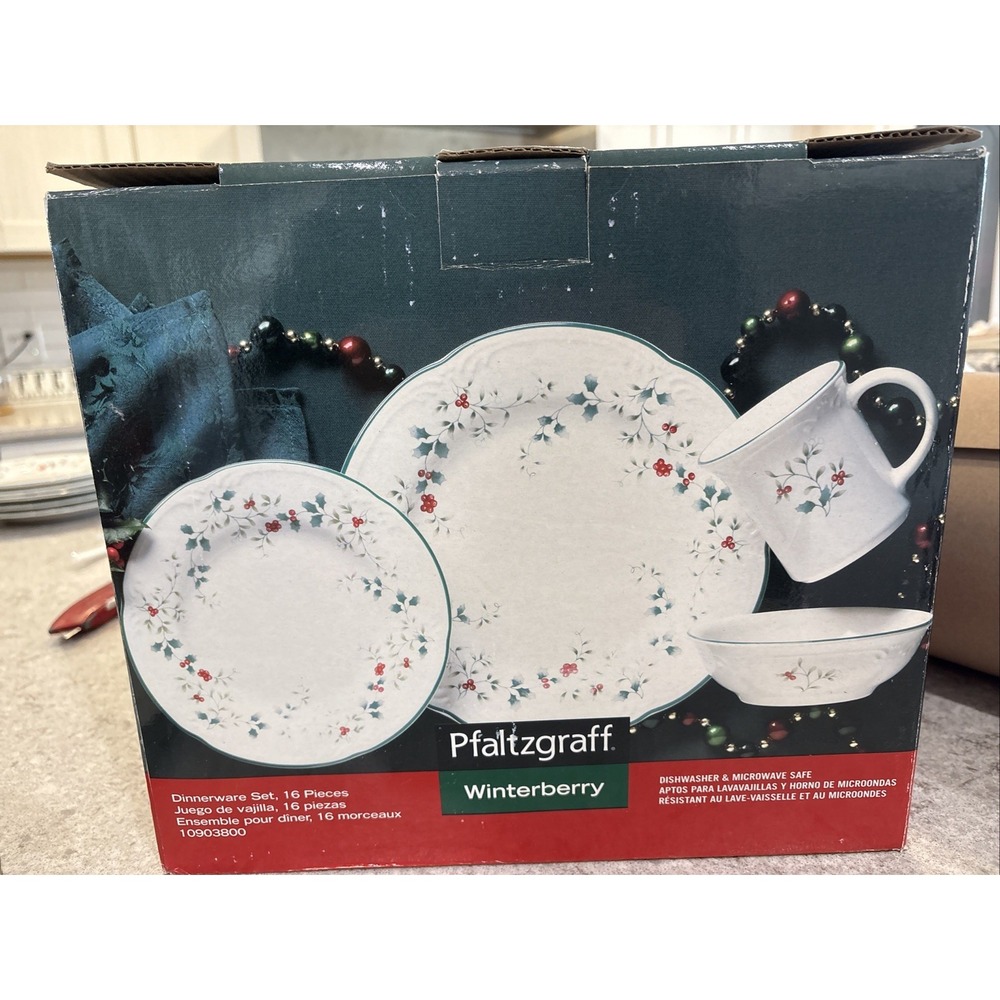 Pfaltzgraff Winterberry 16-Piece Holiday CHRISTMAS Dinnerware Set For 4 NIB - Picture 9 of 9